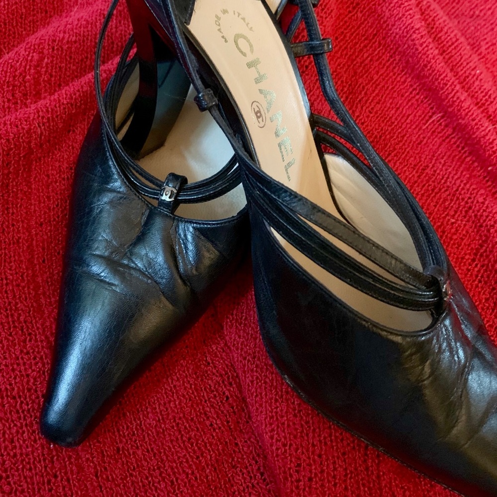 ❗️SALE❗️❗️CHANEL❗️ Black Chanel pointed toe pumps
